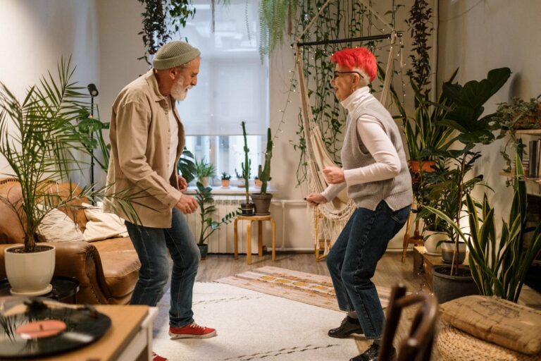 How Community Living Helps Seniors Stay Social and Energized